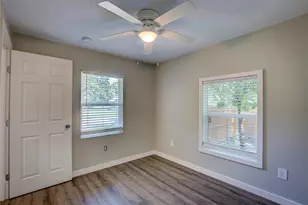 911 S 4th St, Bonham, TX 75418 - Photo 22