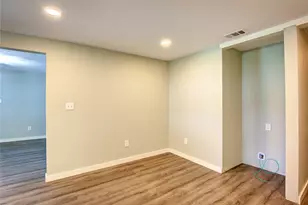 911 S 4th St, Bonham, TX 75418 - Photo 14