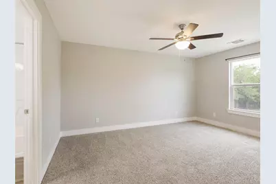 722 W Walker Street, Denison, TX 75020 - Photo 8