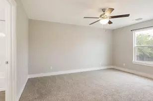 722 W Walker St, Denison, TX 75020 - Photo 8