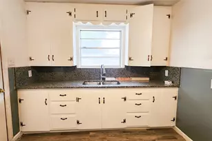 304 E Pierce St, Winters, TX 79567 - Photo 6