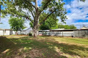 304 E Pierce St, Winters, TX 79567 - Photo 16