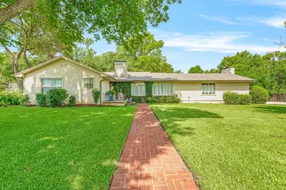 1222 Kentucky, Graham, TX 76450 - Photo 2