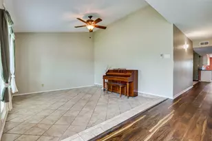 2315 Sharpshire Ln, Arlington, TX 76014 - Photo 14