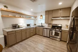 1810 N 11th St, Waco, TX 76707 - Photo 6