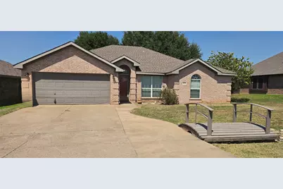 3018 Stroll Drive, Granbury, TX 76049 - Photo 2