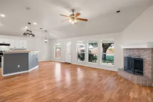 3018 Stroll Dr, Granbury, TX 76049 - Photo 14