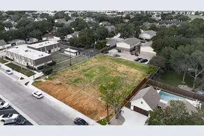 723 E Worth Street, Grapevine, TX 76051 - Photo 1