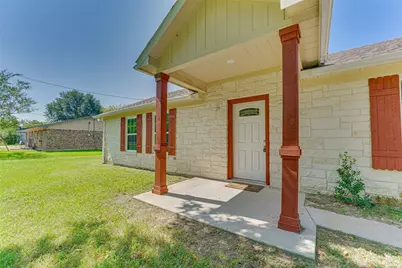 506 E Broadmore Avenue, Wills Point, TX 75169 - Photo 2