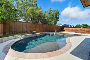 300 Burberry Dr, Grand Prairie, TX 75052 - Photo 34