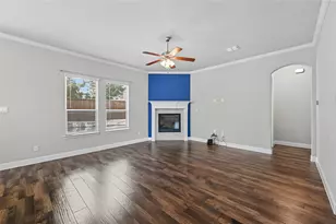 300 Burberry Dr, Grand Prairie, TX 75052 - Photo 14