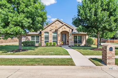 200 Cambridge Street, Waxahachie, TX 75165 - Photo 1