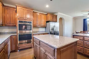 949 Stephen Ct, Farmersville, TX 75442 - Photo 2