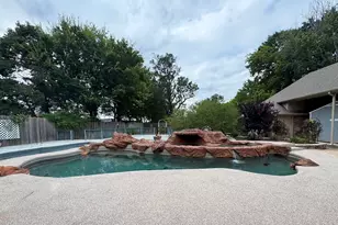 2865 Oak Creek Dr, Paris, TX 75462 - Photo 2