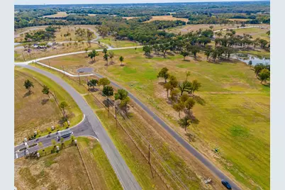 237 Lakeshore Terrace, Windom, TX 75492 - Photo 6