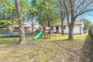 1113 Fair Ave, Gainesville, TX 76240 - Photo 10