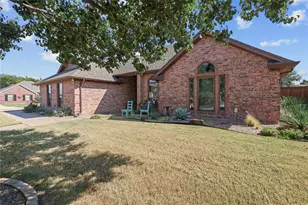 609 Oak St, Pilot Point, TX 76258 - Photo 26