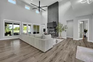 2203 Becky Ln, Cedar Hill, TX 75104 - Photo 2