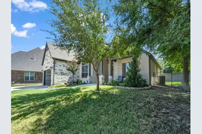 305 Familia Court, Azle, TX 76020 - Photo 2