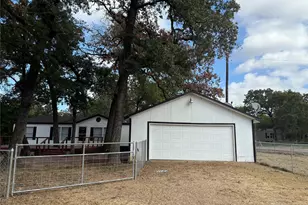 100 Crow St, Mabank, TX 75156 - Photo 1