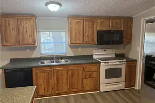 100 Crow St, Mabank, TX 75156 - Photo 4