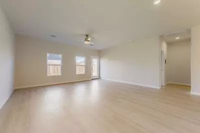 1025 Park Oak Lane, Crowley, TX 76036 - Photo 4