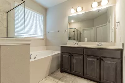 717 Woodcrest Drive, Ennis, TX 75119 - Photo 14