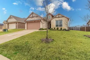 717 Woodcrest Dr, Ennis, TX 75119 - Photo 4
