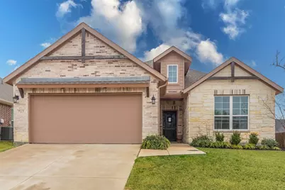 717 Woodcrest Drive, Ennis, TX 75119 - Photo 2