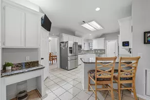 1601 Warwickshire Ct W, Bedford, TX 76021 - Photo 14