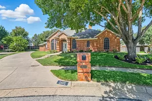 1601 Warwickshire Ct W, Bedford, TX 76021 - Photo 2
