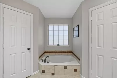 1601 Warwickshire Court W, Bedford, TX 76021 - Photo 24