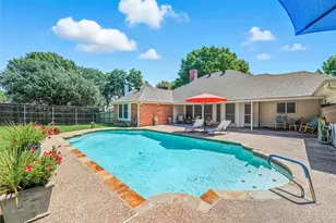 1601 Warwickshire Ct W, Bedford, TX 76021 - Photo 34