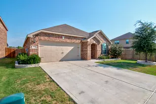 115 Magnolia Dr, Sanger, TX 76266 - Photo 2