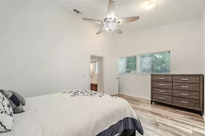 1902 Shorewood Drive, Grapevine, TX 76051 - Photo 32