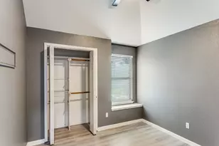 800 Laredo Ct, Grand Prairie, TX 75052 - Photo 12