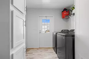 901 Browning Rd, Wilmer, TX 75172 - Photo 32