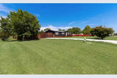 5715 Shady Hill Circle, Princeton, TX 75407 - Photo 14