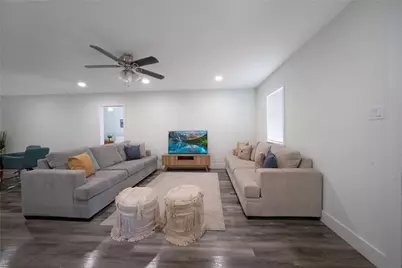 2842 Burlington Boulevard, Dallas, TX 75211 - Photo 2