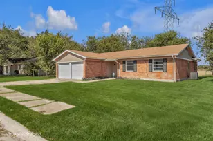 301 Buie Dr, Everman, TX 76140 - Photo 2