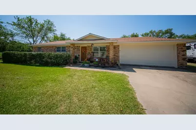 3291 N Grand Avenue, Gainesville, TX 76240 - Photo 2