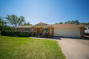 3291 N Grand Ave, Gainesville, TX 76240 - Photo 2