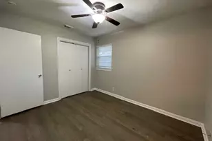 1329 Harrison Ln, Hurst, TX 76053 - Photo 8