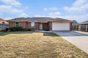 609 Whitefish Dr, Cleburne, TX 76033 - Photo 2