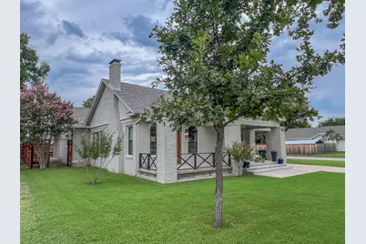 902 W Elm Street, Olney, TX 76374 - Photo 2