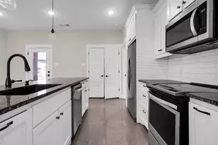 727 E Gandy St, Denison, TX 75021 - Photo 4