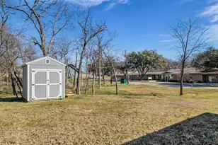 727 E Gandy St, Denison, TX 75021 - Photo 12