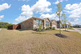 516 Highland Pk Trl, Alvarado, TX 76009 - Photo 1