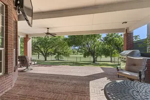 2070 Azalea Trail, Irving, TX 75063 - Photo 32