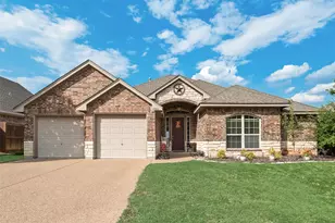 11016 Castle Oak Ln W, Fort Worth, TX 76108 - Photo 1